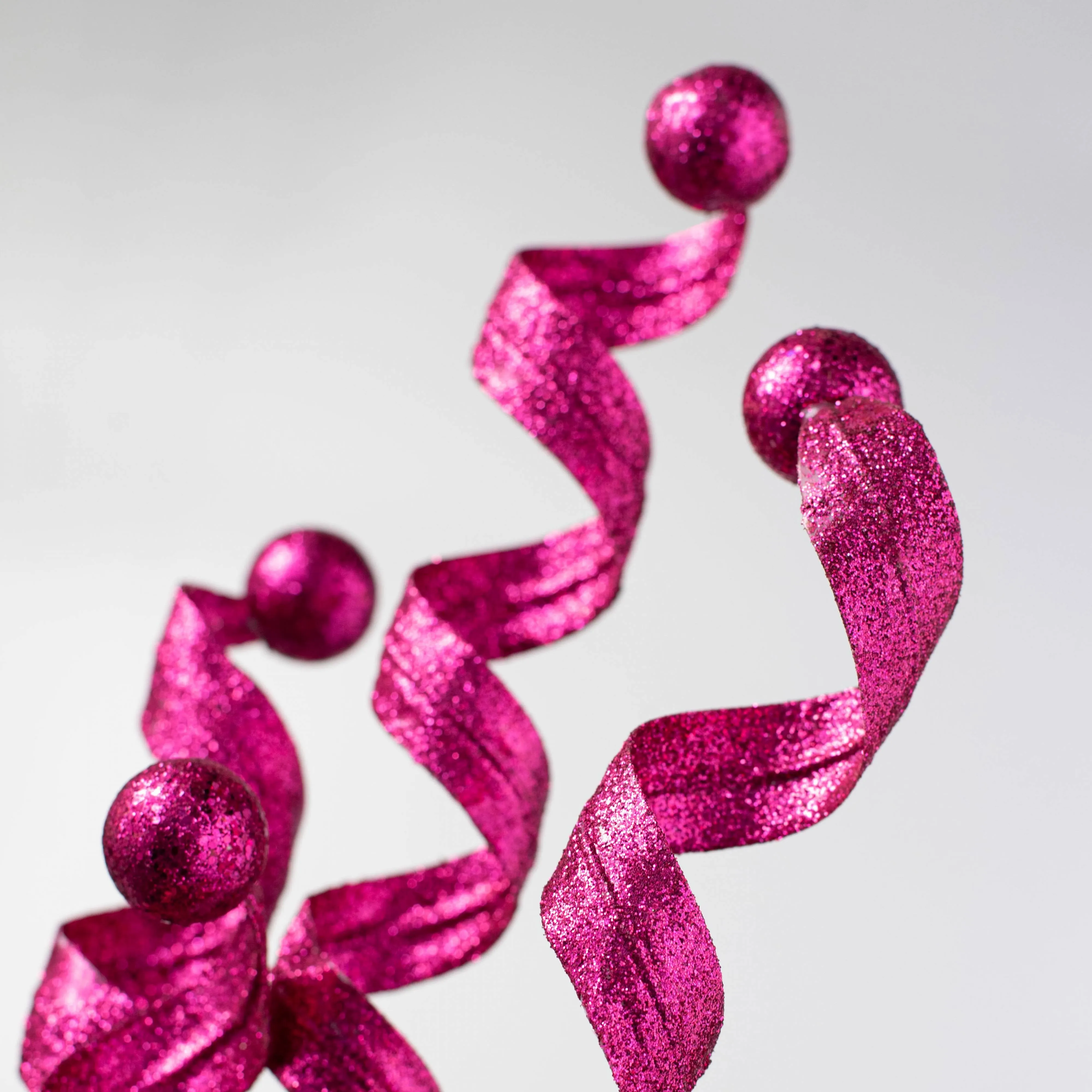 29" Glitter Curls & Balls Spray: Fuchsia Pink