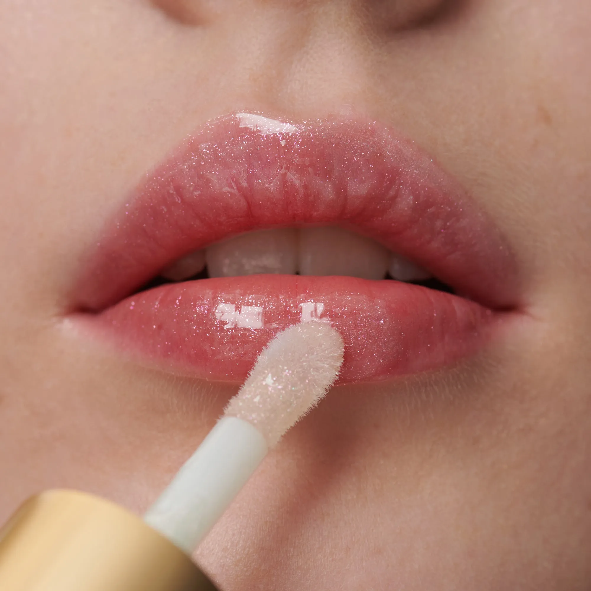 Dancing Rose (Gloss Embrace Lip Gloss)