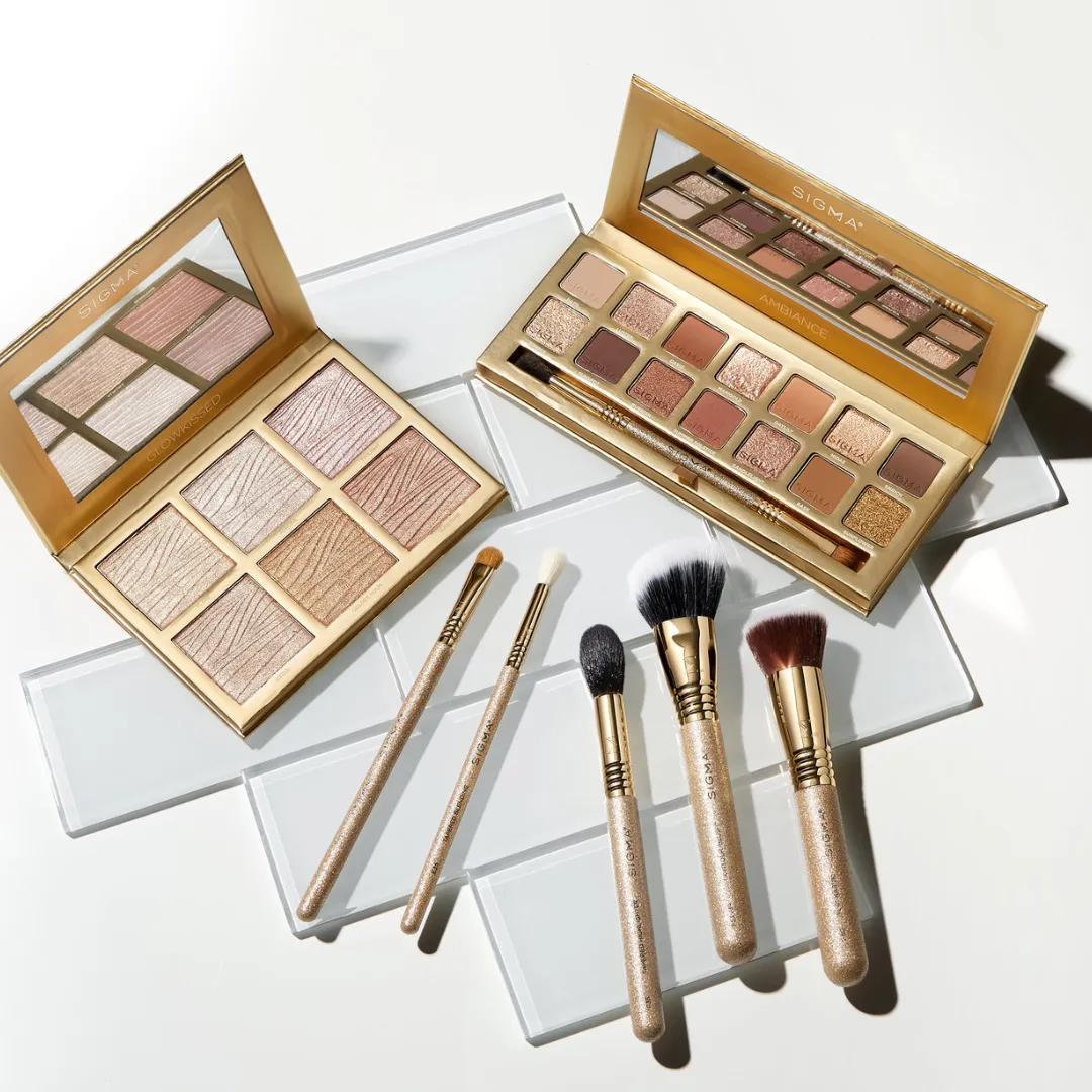 F53 Air Contour/Blush™ Brush - Gold Glitter